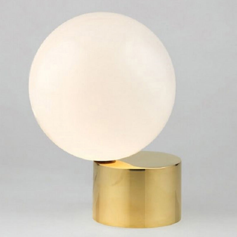 Nordic Antique Copper Bedside Lamp – Minimalist Designer Table Light